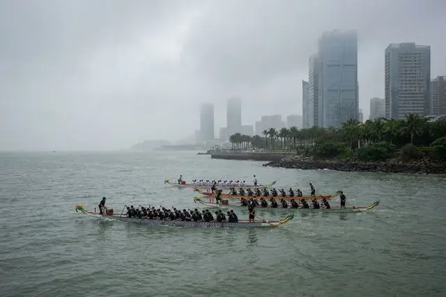 Barcos de Macau estreiam na maratona de dragões no mar de Zhuhai