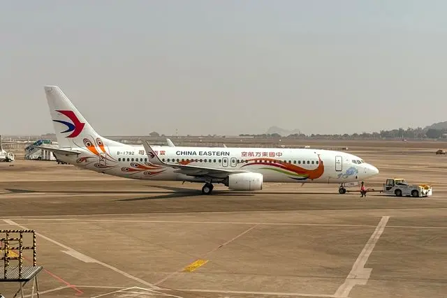 Boeing 737-89P(WL) of China Eastern Yunnan Airlines (B-1792) on Flight MU5890 (ZUH-KMG) at ZUH)
