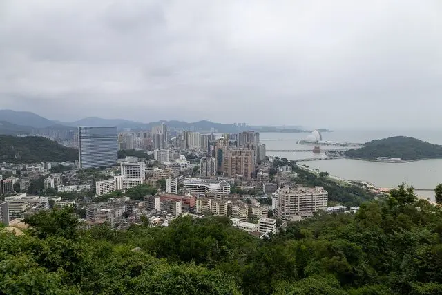 ​珠海市香洲区狮山街道，摄于石景山