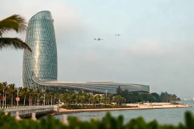 Exposição de aviação em Zhuhai une negócios, cultura e sonhos de voar