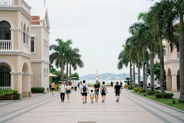 Hengqin vira destino de férias com pets, parques e shoppings lotados