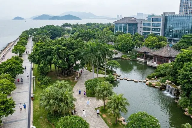 Jardim Ecológico Yifeng (逸丰生态园)