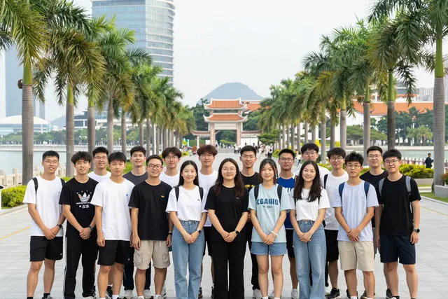 Jovens de 5 países encerram acampamento cultural em Zhuhai