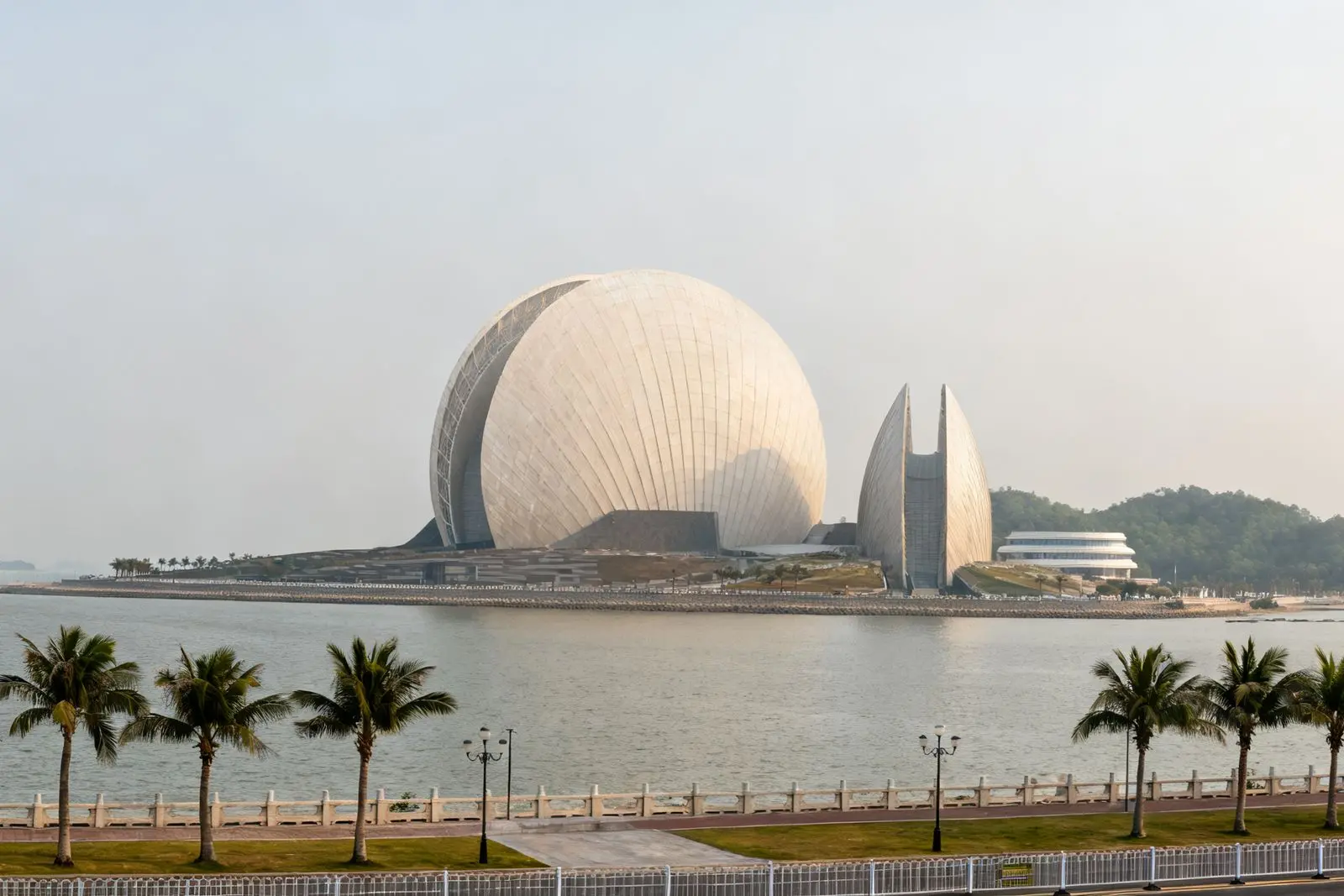 Jovens de Zhuhai, Hong Kong e Macau unem vozes no Grande Teatro