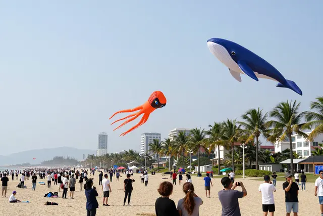 Kites gigantes e personagens de filme dominam o céu da Praia de Xiangluwan