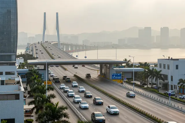 Mais de 200 mil veículos de Macau e HK podem cruzar para Zhuhai