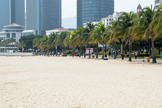 Nova praia na Qínglù Lù abre em Zhuhai com areia importada