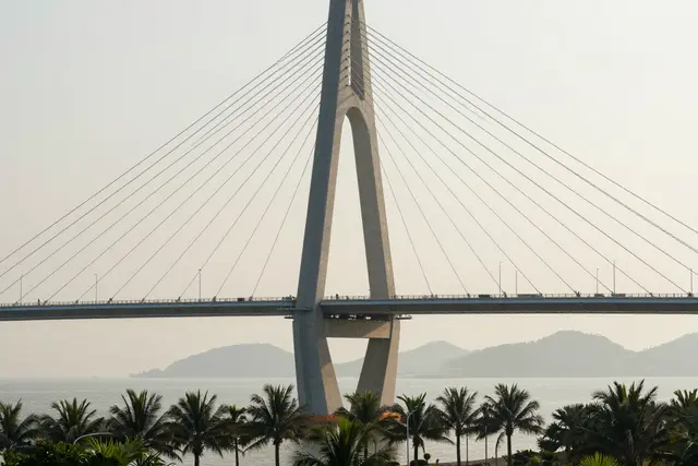 Obras na China: Torre da Ponte Gaolan ultrapassa 200 metros