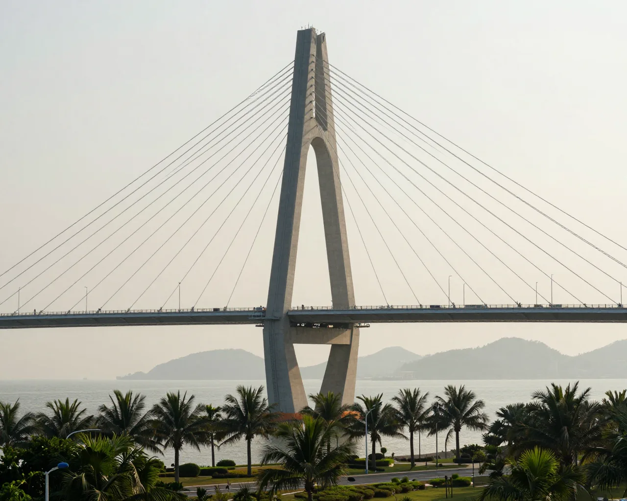 Obras na China: Torre da Ponte Gaolan ultrapassa 200 metros