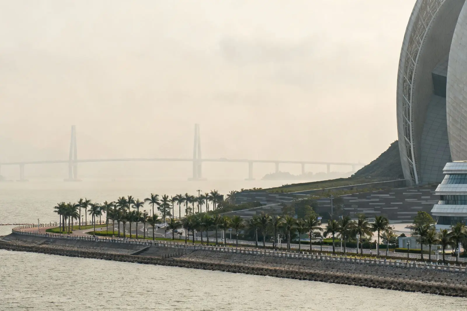 Ponte Lingdingyang fecha ciclo e aproxima Zhuhai do corredor Shenzhen-Zhongshan