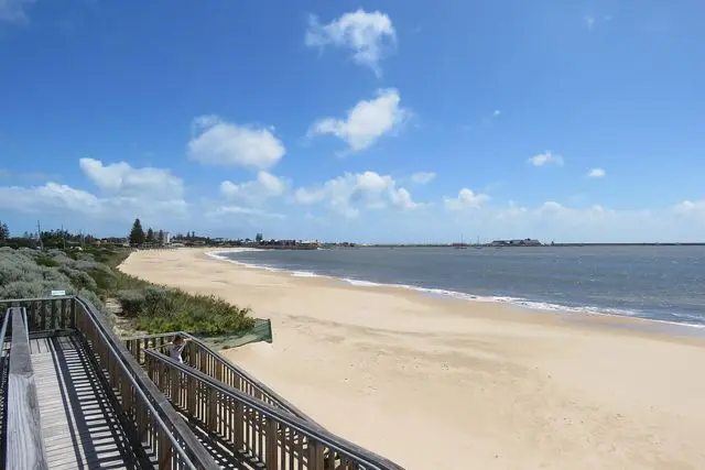 Praia da baía dos Golfinhos (海豚湾沙滩)