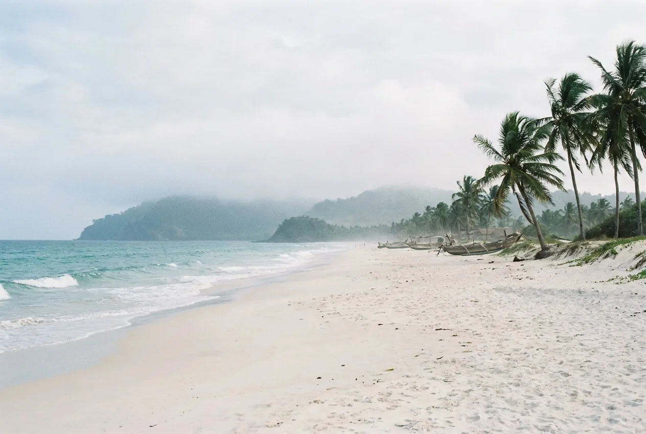 Praia Prateada de Mutouchong (银沙滩(木头冲))