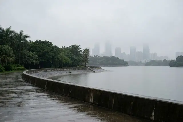 Prefeito de Zhuhai inspeciona segurança contra enchentes e incêndios