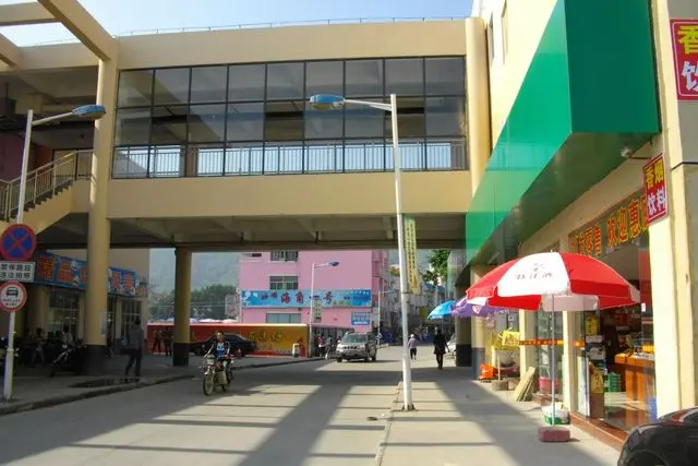 Rua dos Frutos do Mar de Wanzai (湾仔海鲜街)