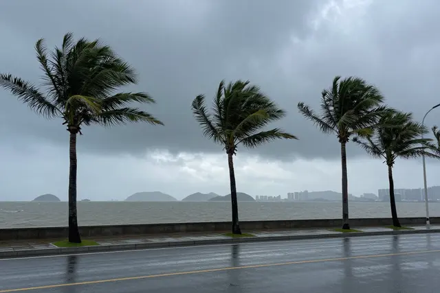 Tufão Nige força fechamento de escolas e praias em Zhuhai