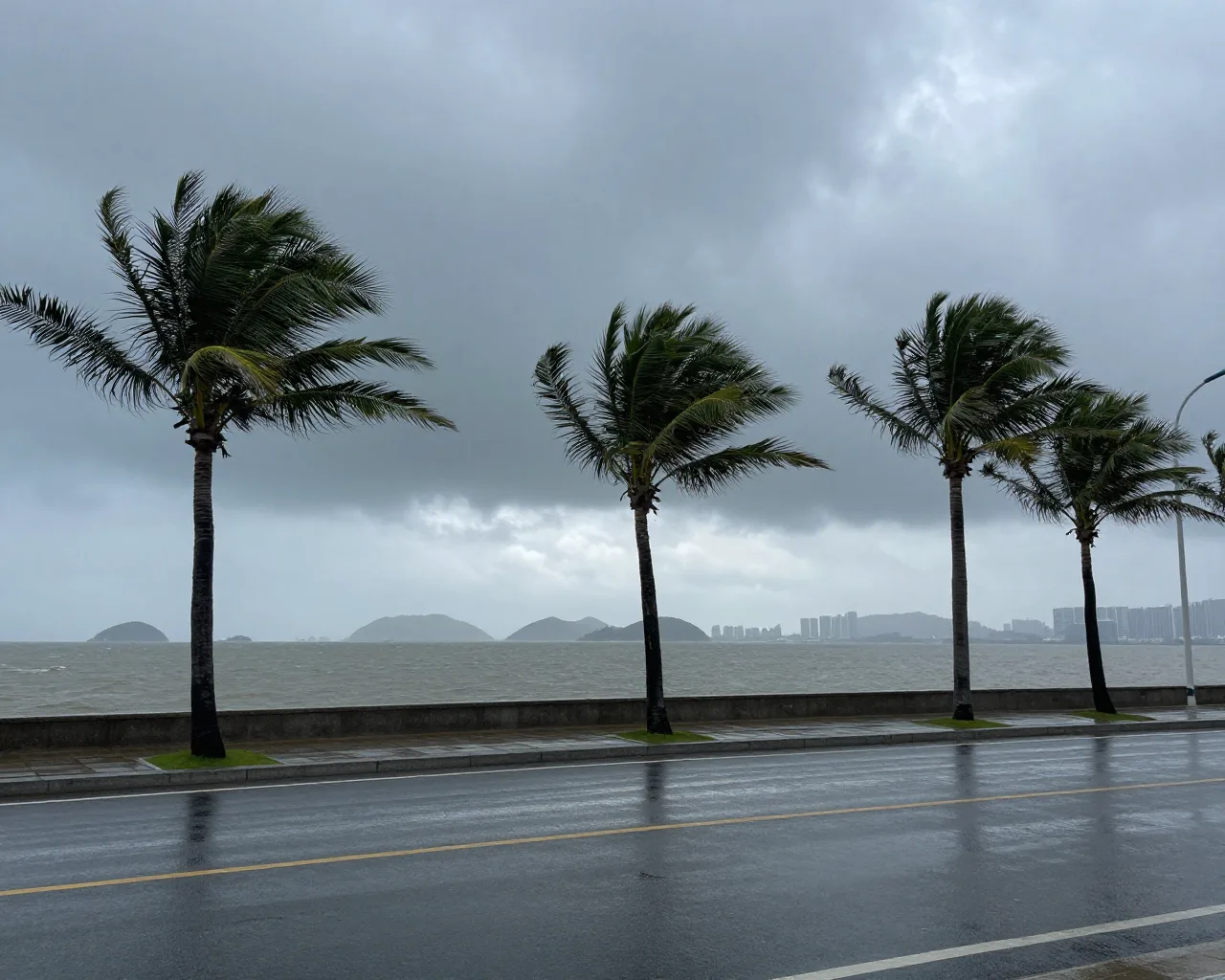 Tufão Nige força fechamento de escolas e praias em Zhuhai