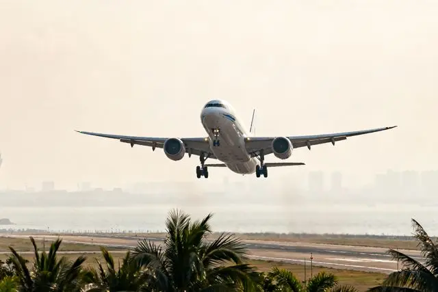 Voo temático da China Southern leva turistas de Zhuhai e Macau para a neve em Harbin