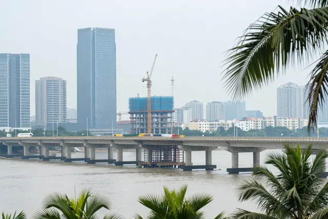 Zhuhai conclui primeira base da ponte que une rodovia e trem de alta velocidade
