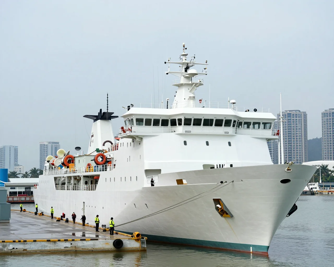 Zhuhai recebe primeiro navio-mãe de pesquisa marinha autônomo do mundo